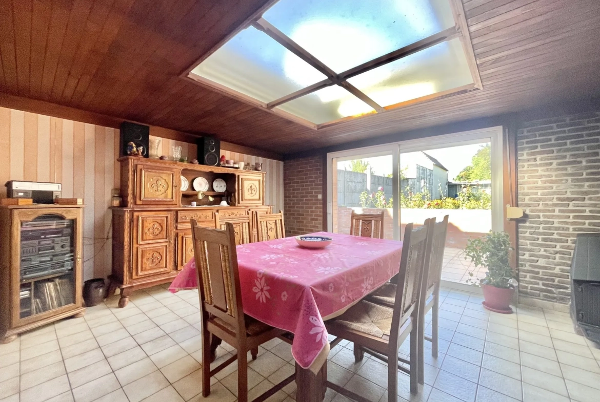 Maison à vendre à Halluin avec jardin et dépendance - 339 m² de terrain 