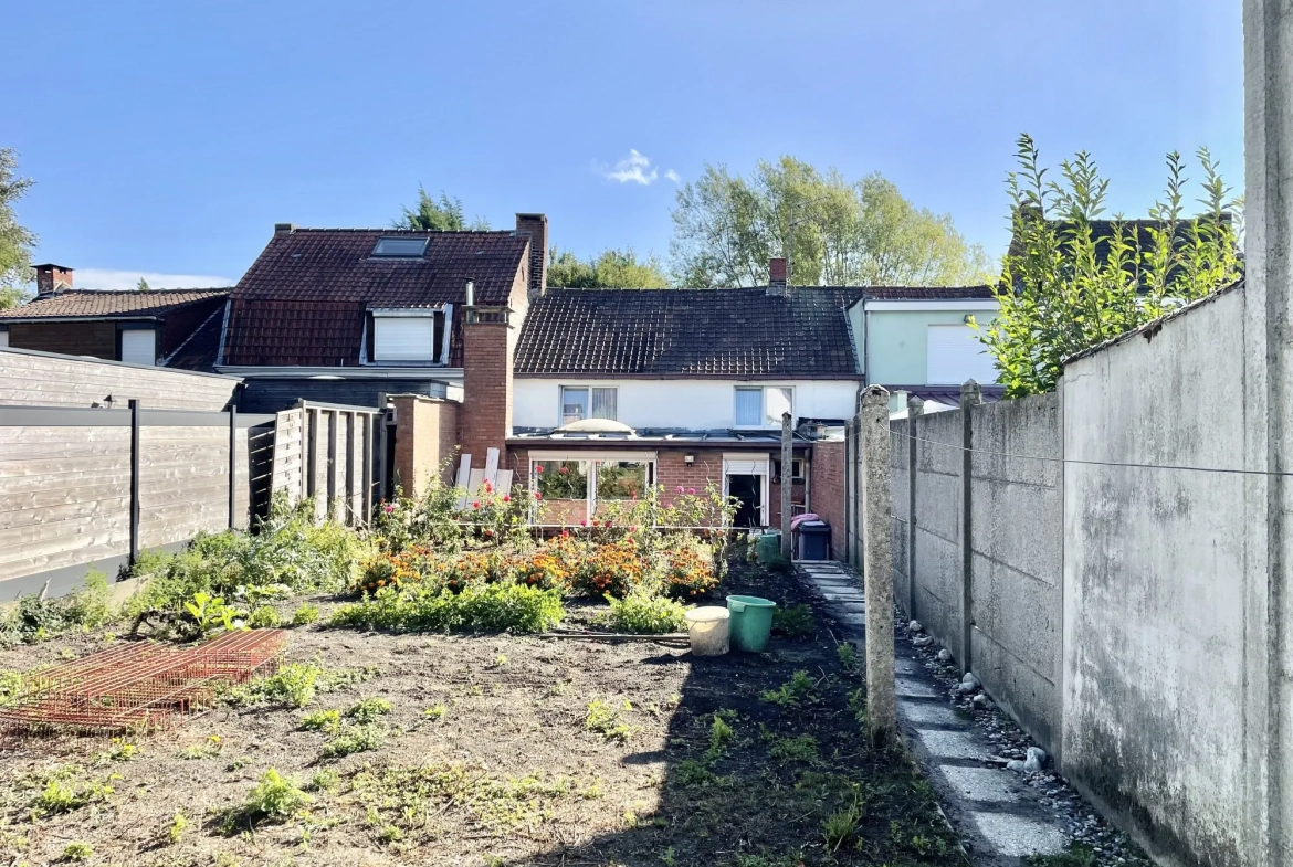 Maison à vendre à Halluin avec jardin et dépendance - 339 m² de terrain 