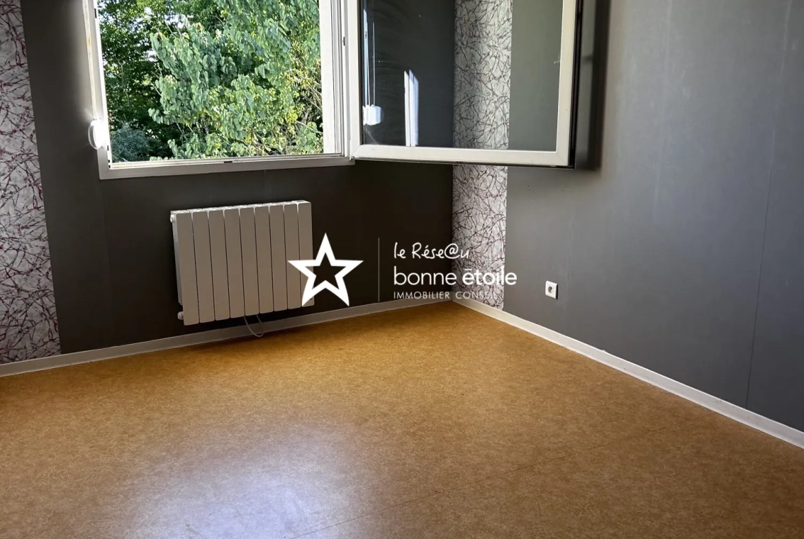 Maison individuelle à vendre à Richebourg avec 4 chambres et jardin clôturé 