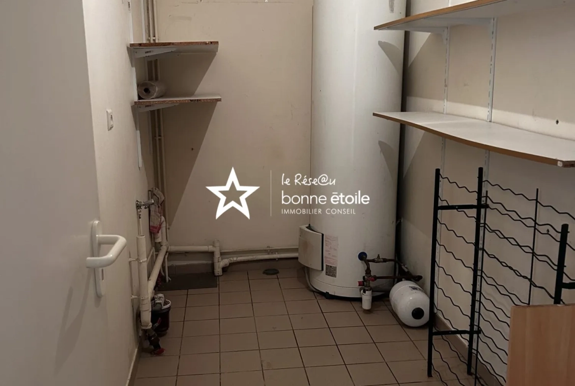 Maison individuelle à vendre à Richebourg avec 4 chambres et jardin clôturé 