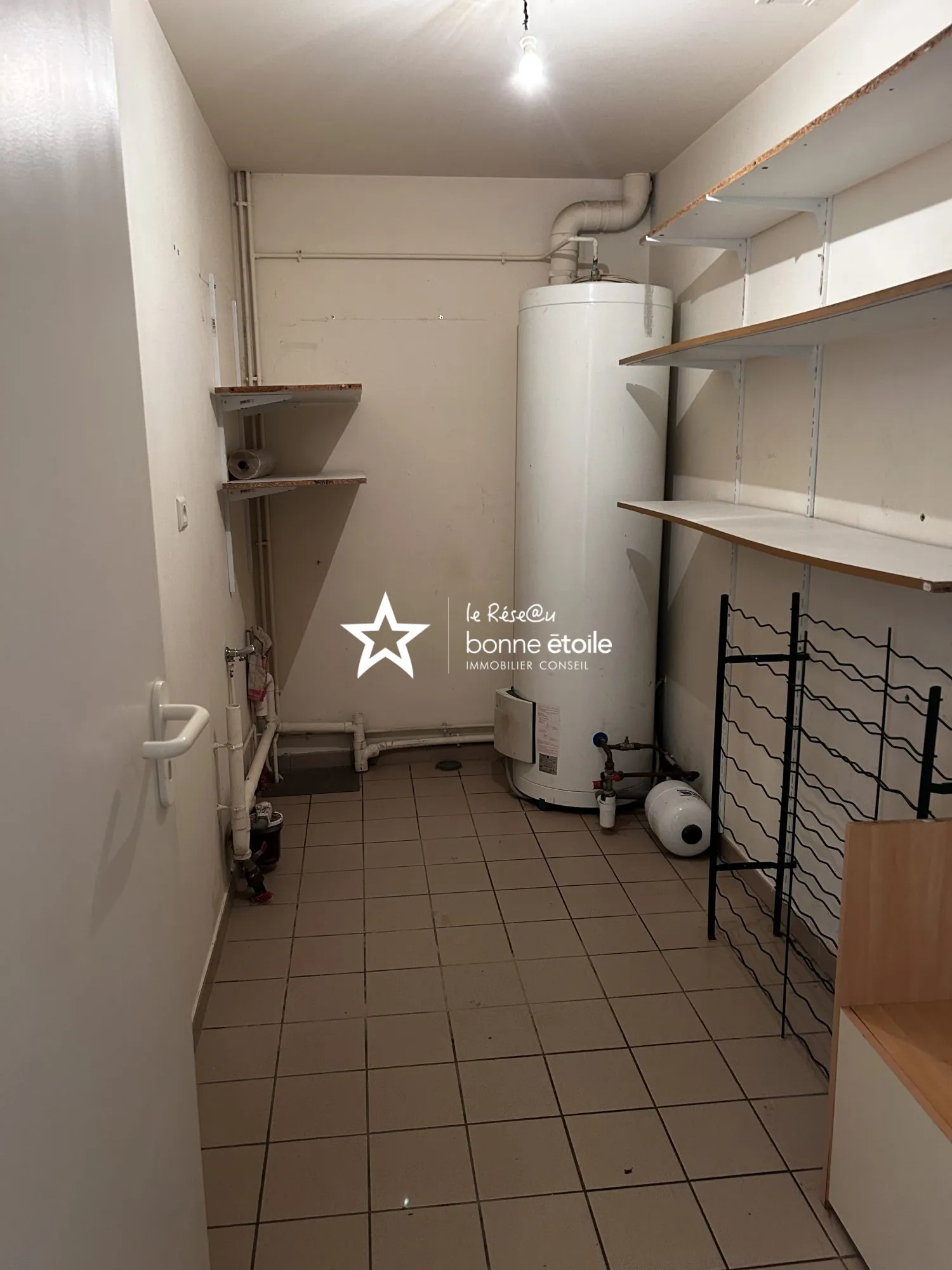 Maison individuelle à vendre à Richebourg avec 4 chambres et jardin clôturé 