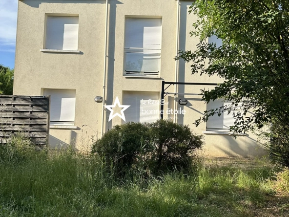 Maison individuelle à vendre à Richebourg avec 4 chambres et jardin clôturé