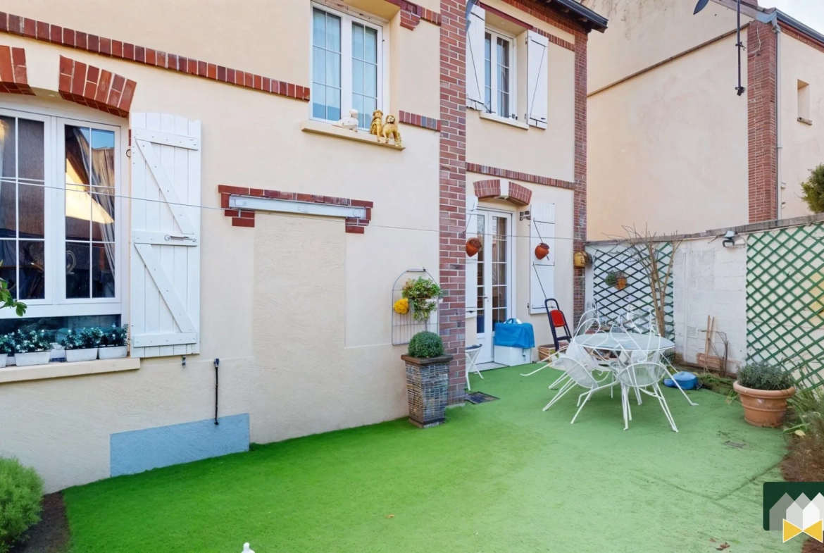 Maison de ville à vendre à Châteauneuf-en-Thymerais avec jardin et garage – 80 m² 