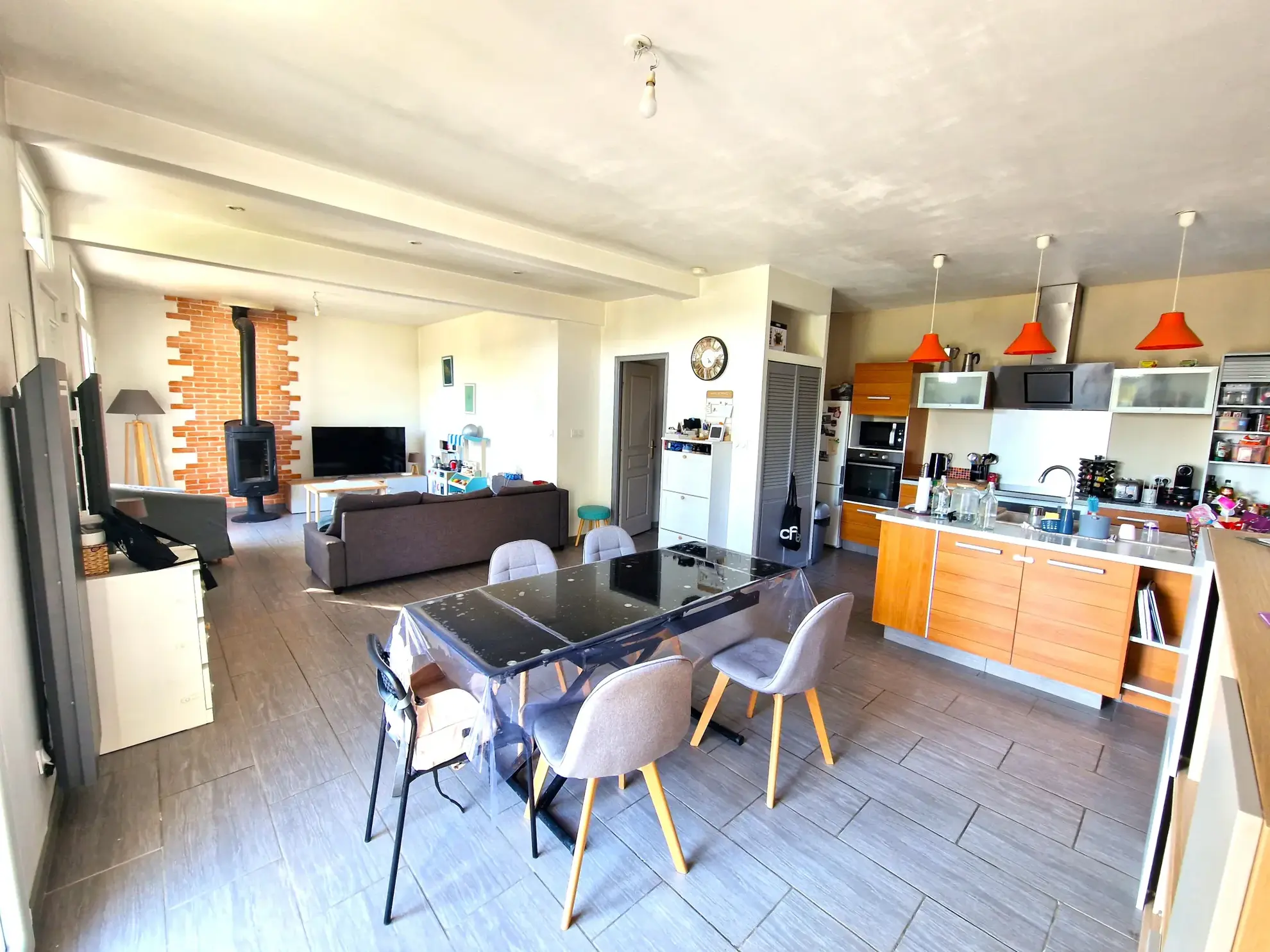 Maison rénovée de 97 m² à Montélimar avec jardin et garage 