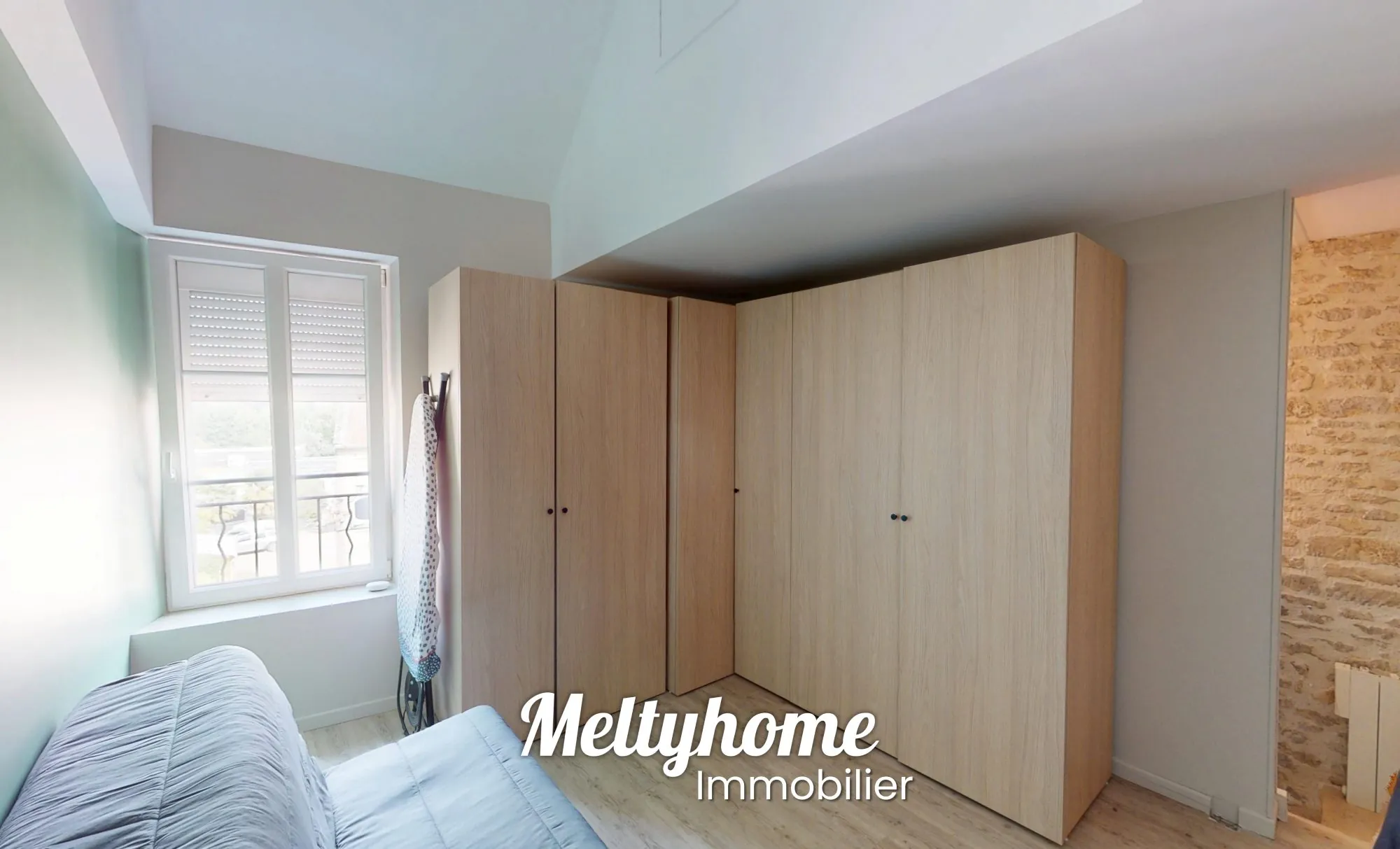 Maison de ville de 67 m² à Creully avec garage et caves, proche de la mer 