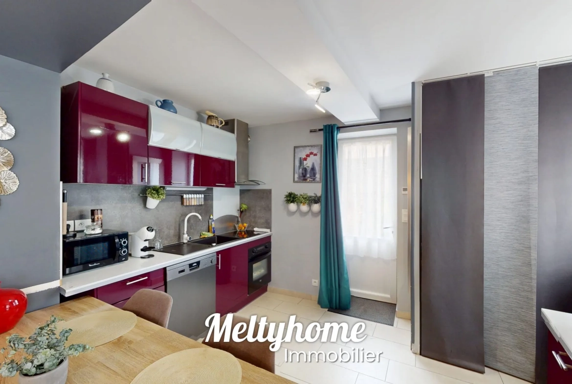 Maison de ville de 67 m² à Creully avec garage et caves, proche de la mer 