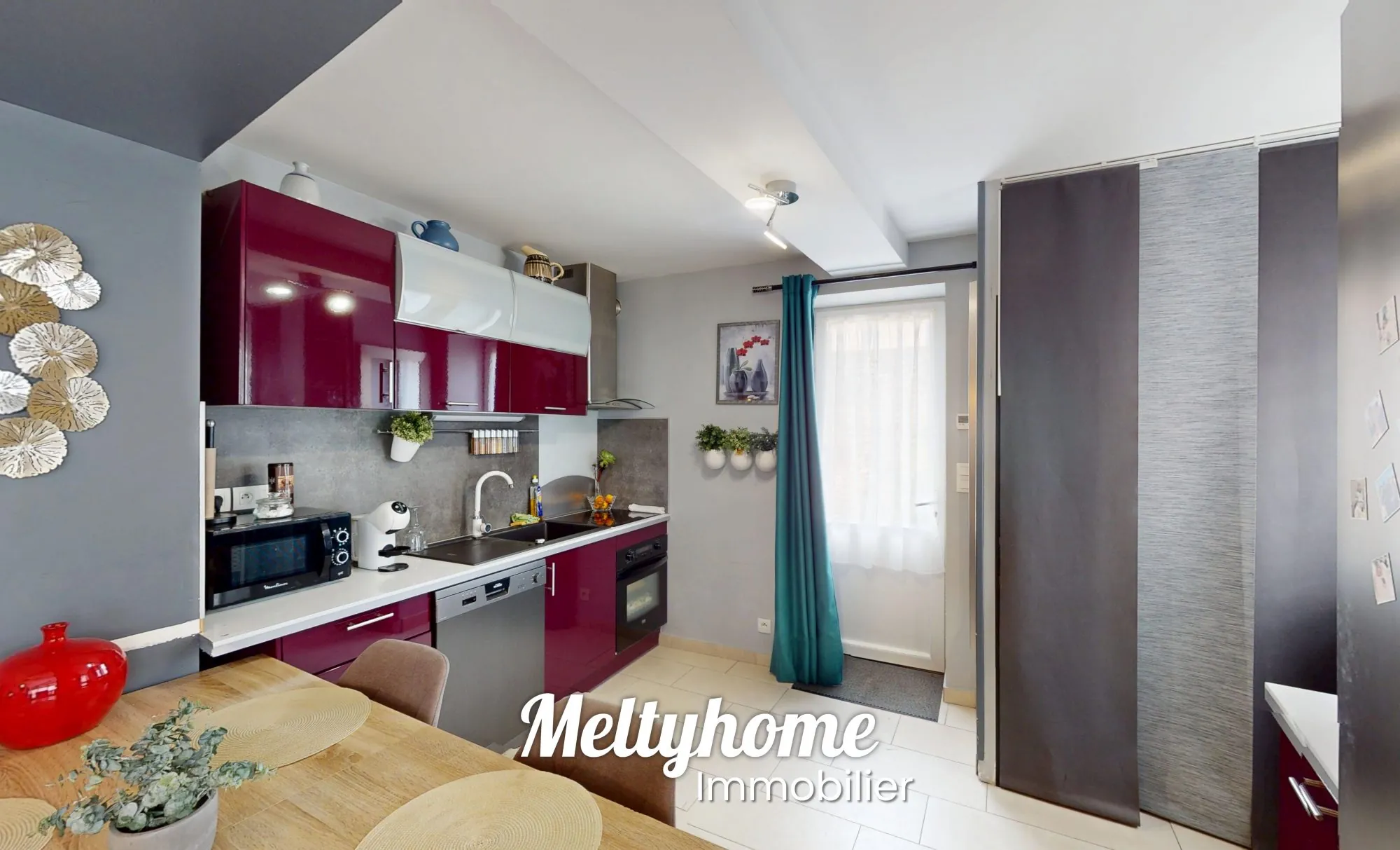 Maison de ville de 67 m² à Creully avec garage et caves, proche de la mer 