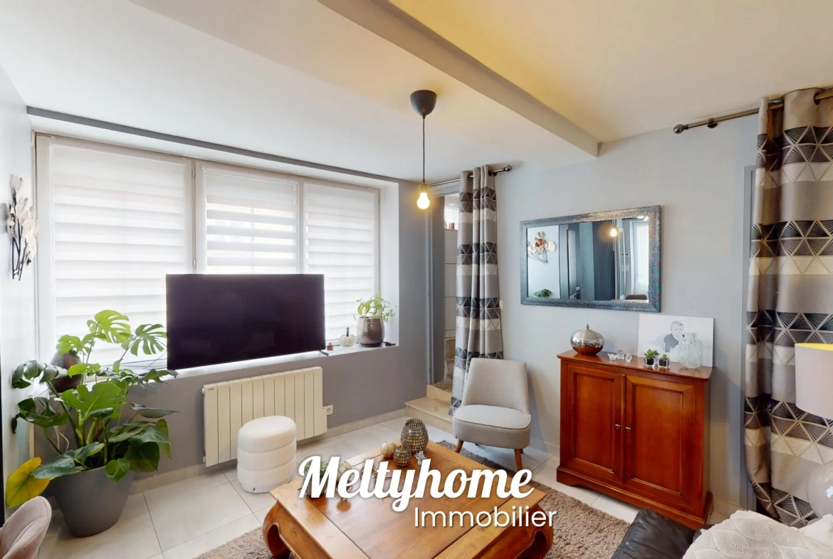 Maison de ville de 67 m² à Creully avec garage et caves, proche de la mer 
