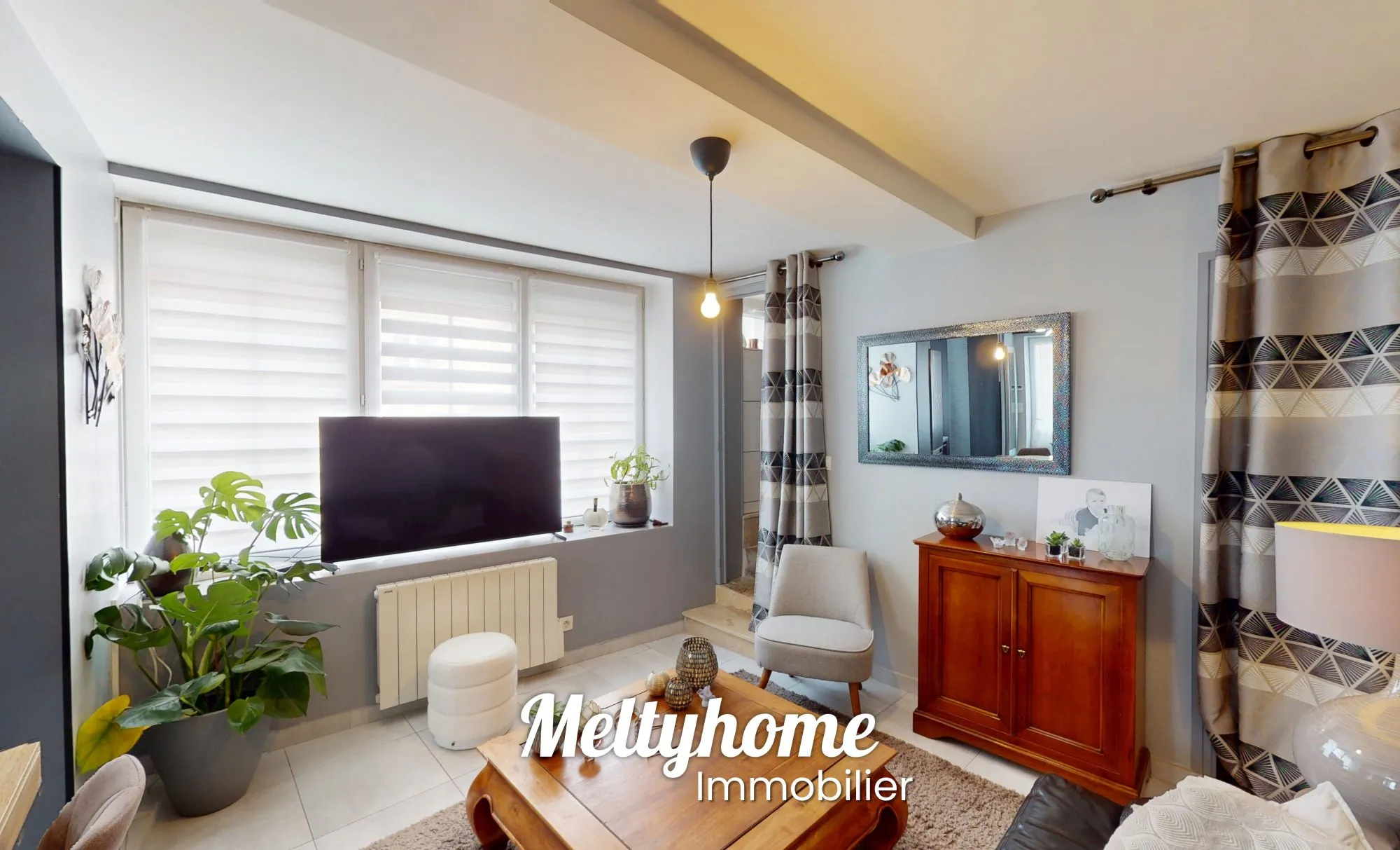 Maison de ville de 67 m² à Creully avec garage et caves, proche de la mer 