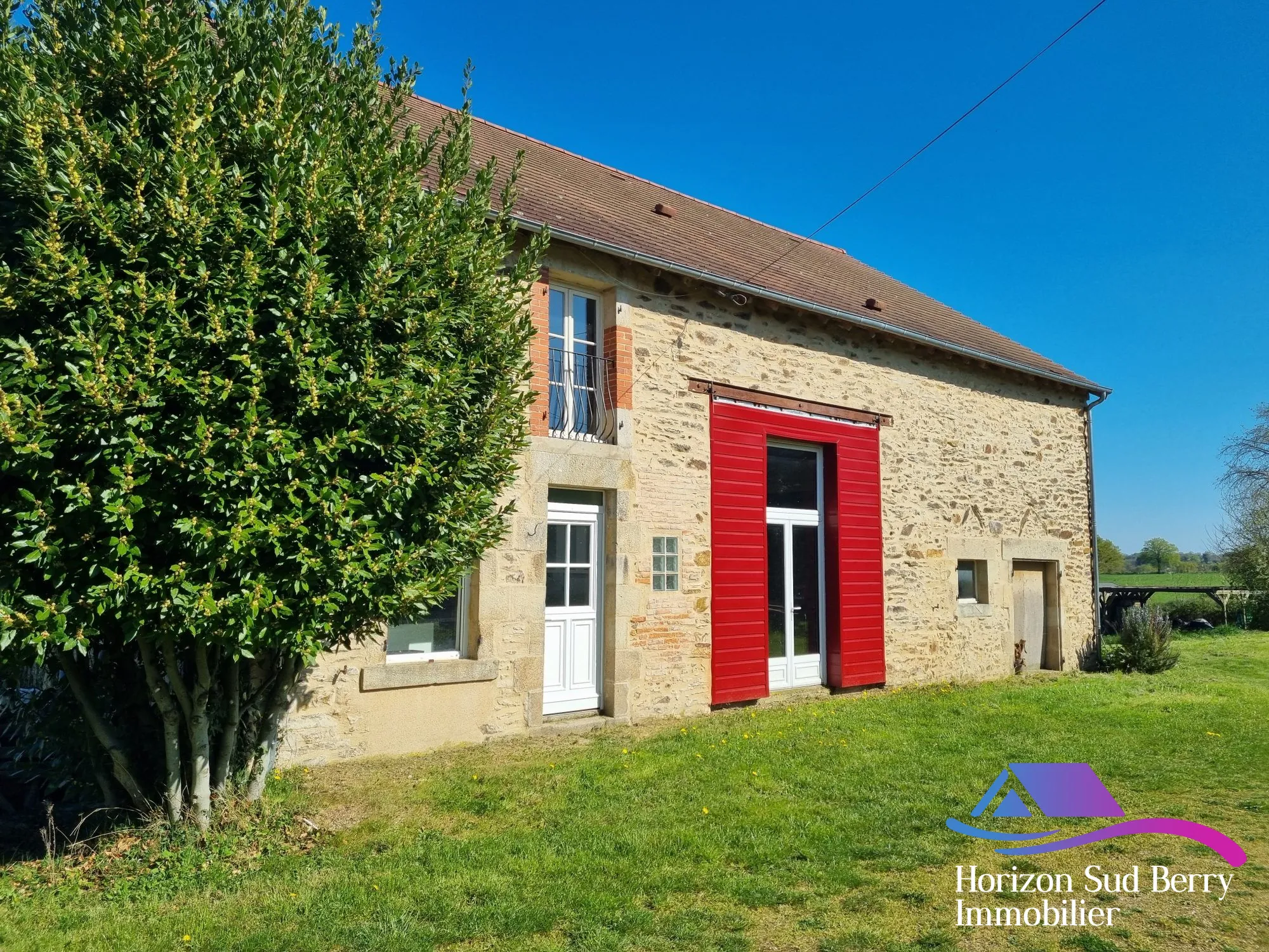 grange  Belle propriété de campagne avec maison, grange et terrain à Pouligny-Notre-Dame 