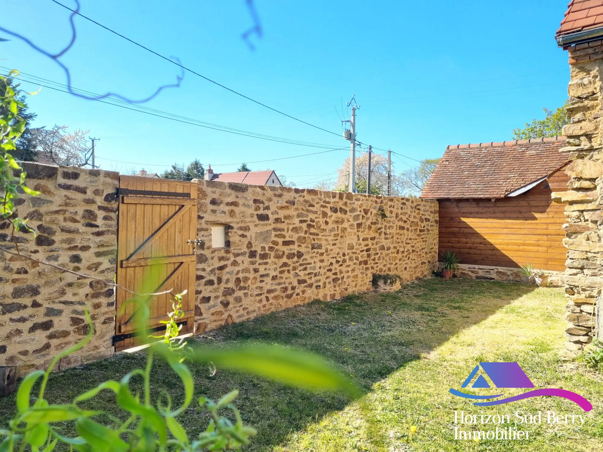 accès piéton Belle propriété de campagne avec maison, grange et terrain à Pouligny-Notre-Dame 