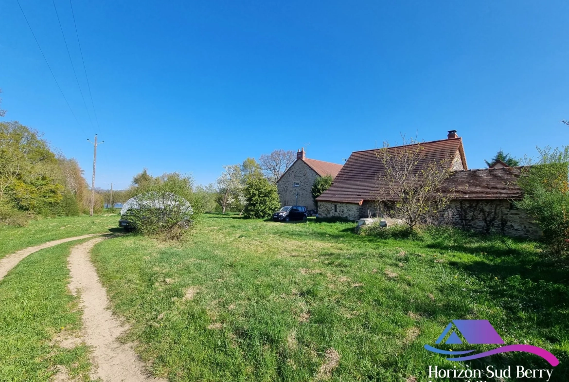 entrée de la propriété Belle propriété de campagne avec maison, grange et terrain à Pouligny-Notre-Dame 