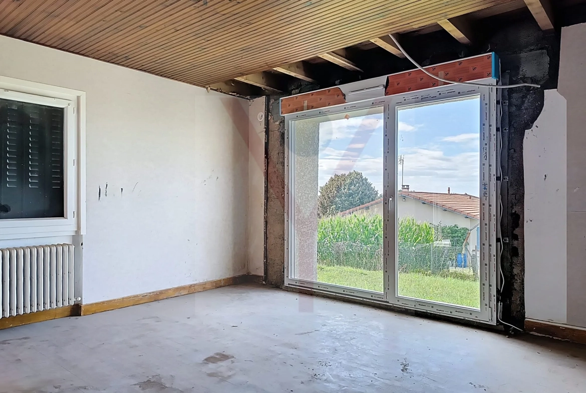 Plateau en duplex à rénover avec terrain à Vonnas ou Bourg en Bresse 