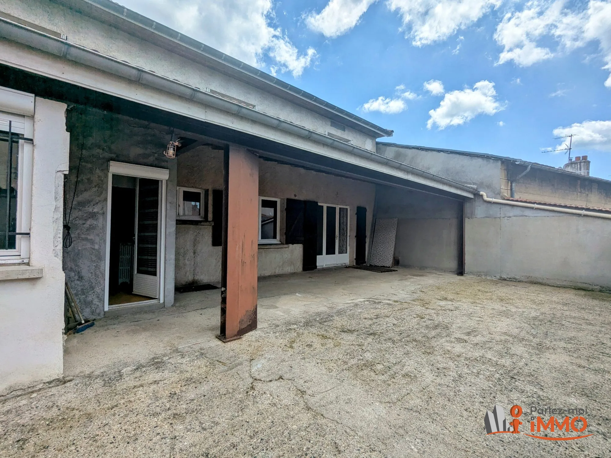 TERRASSE de 83m² ! Spacieux appartement T4 avec terrasse à Chazelles-sur-Lyon 
