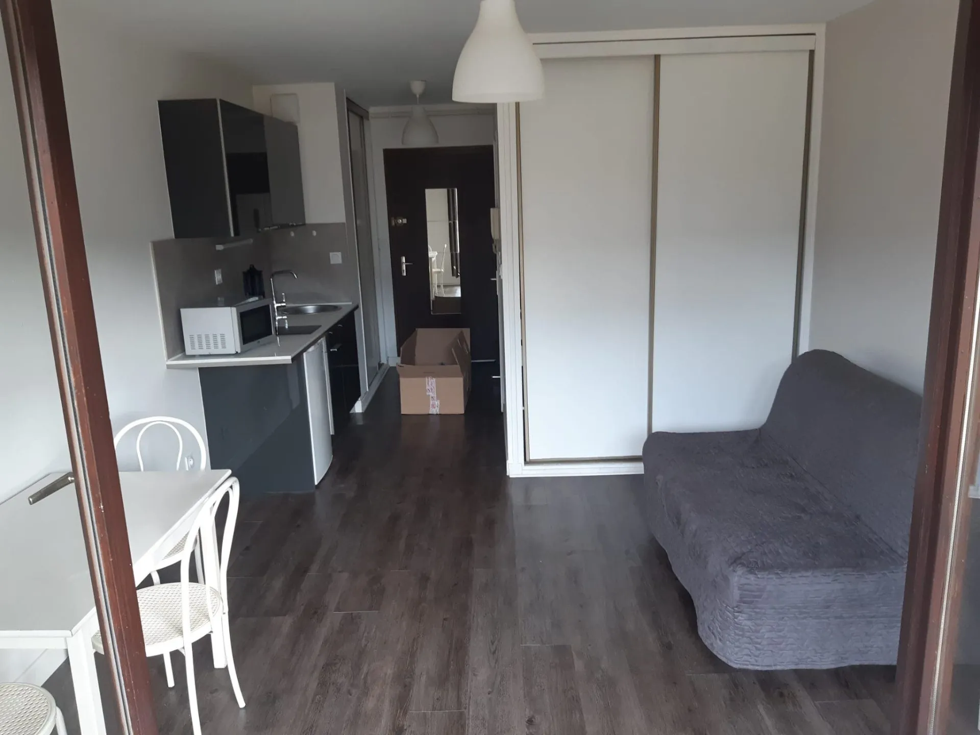 Studio meublé de 24 m² avec balcon à Grenoble - Location idéale 