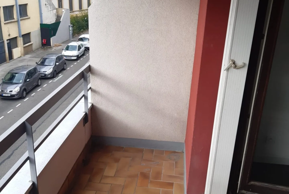 Studio meublé de 24 m² avec balcon à Grenoble - Location idéale 