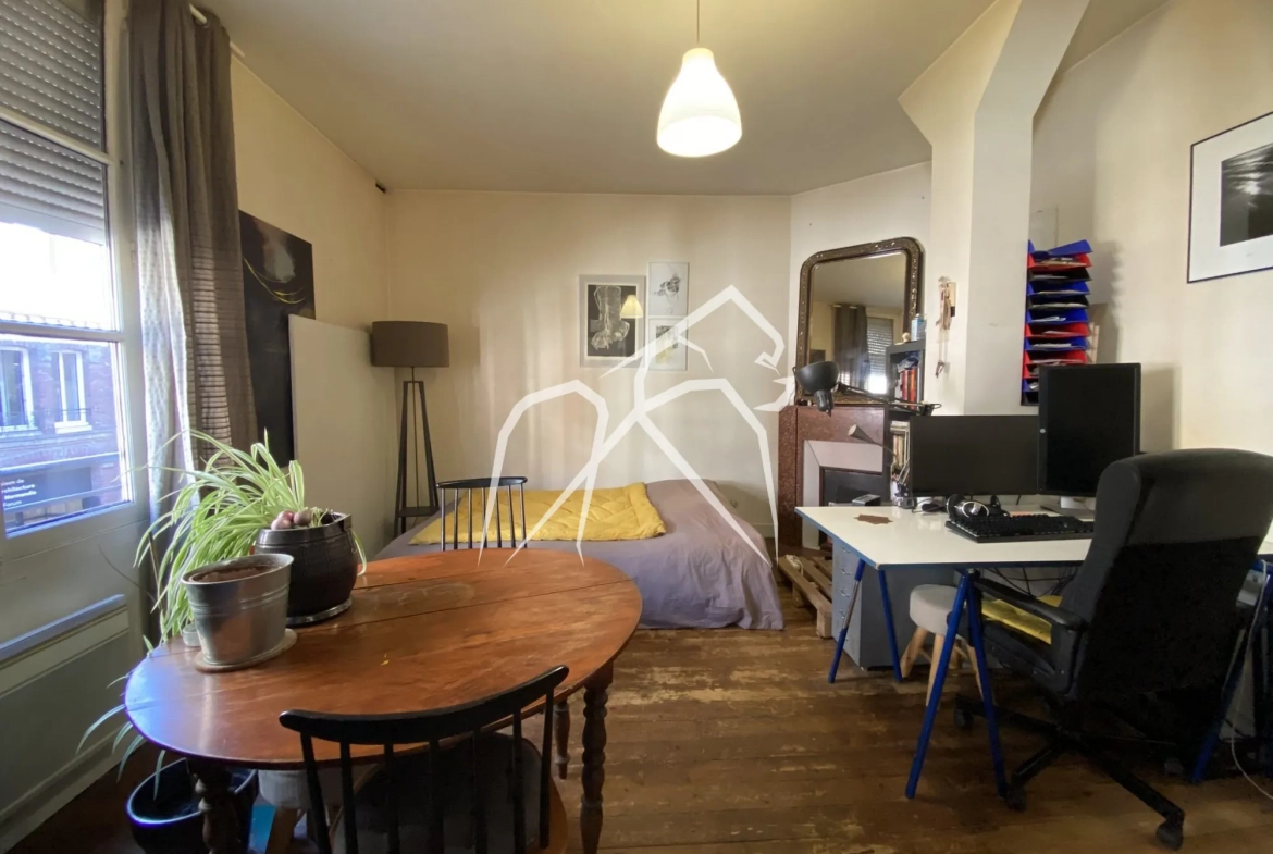 Opportunité d'investissement immobilier à Rouen : deux studios loués en centre-ville 