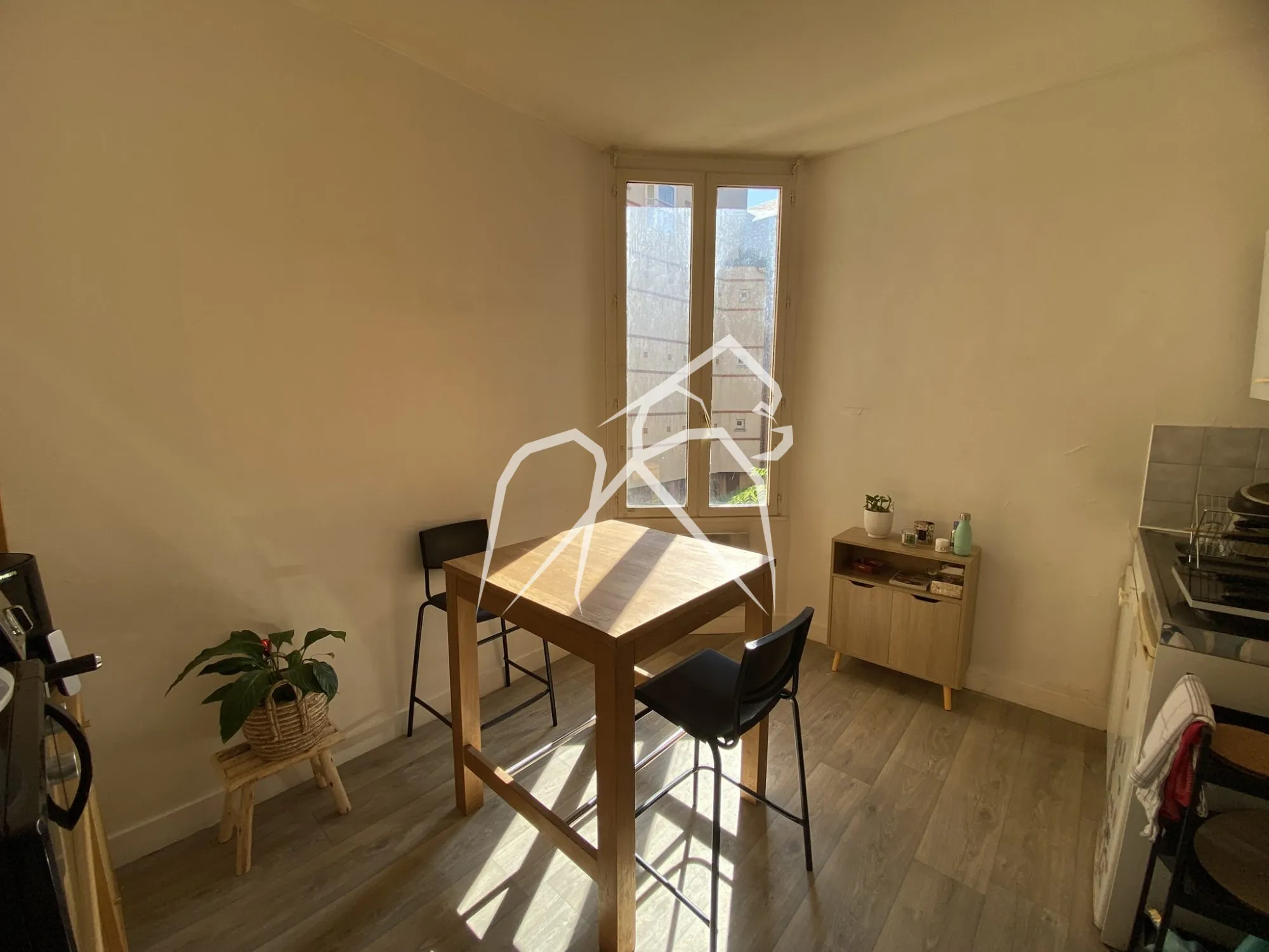 Opportunité d'investissement immobilier à Rouen : deux studios loués en centre-ville 