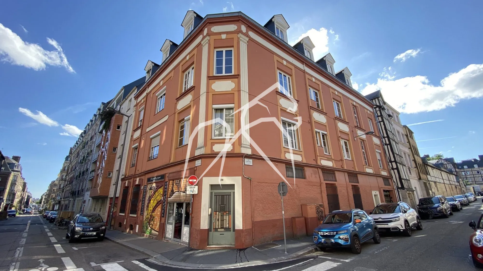 Opportunité d'investissement immobilier à Rouen : deux studios loués en centre-ville 