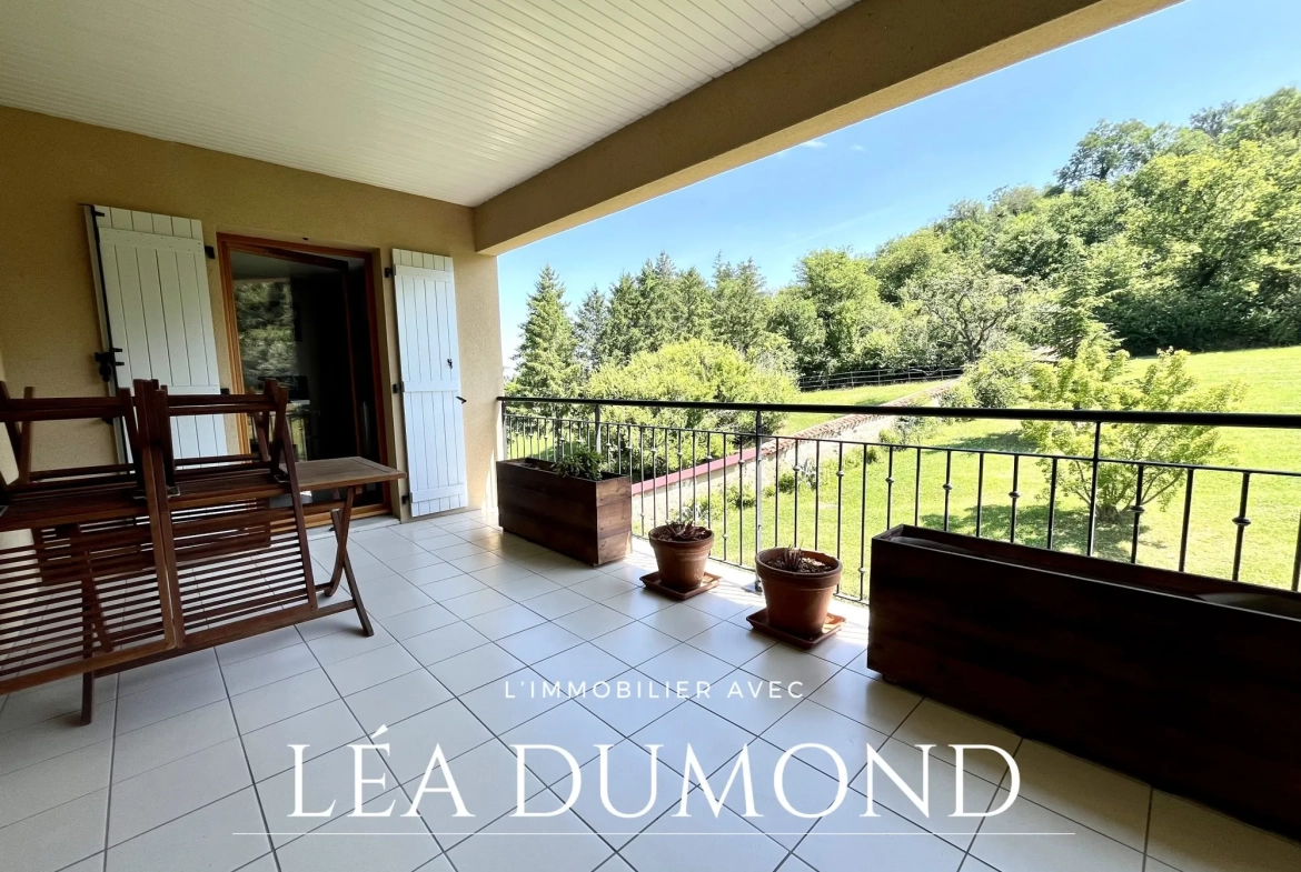 Appartement T3 à vendre à Saint-Romain-le-Puy avec terrasse et garage 