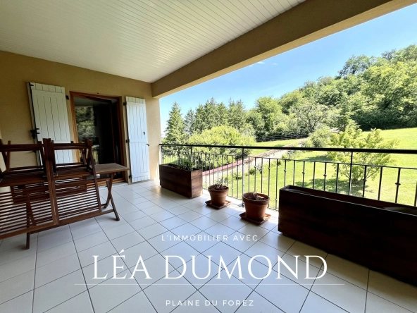 Appartement T3 à vendre à Saint-Romain-le-Puy avec terrasse et garage