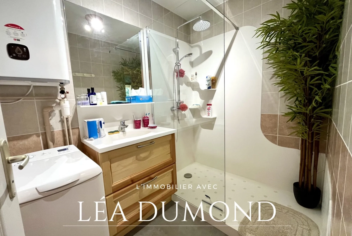 Appartement T3 à vendre à Saint-Romain-le-Puy avec terrasse et garage 