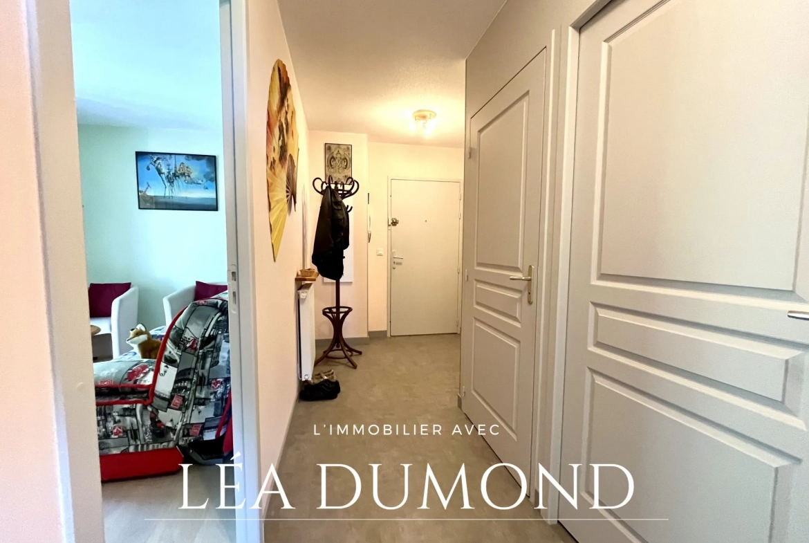 Appartement T3 à vendre à Saint-Romain-le-Puy avec terrasse et garage 