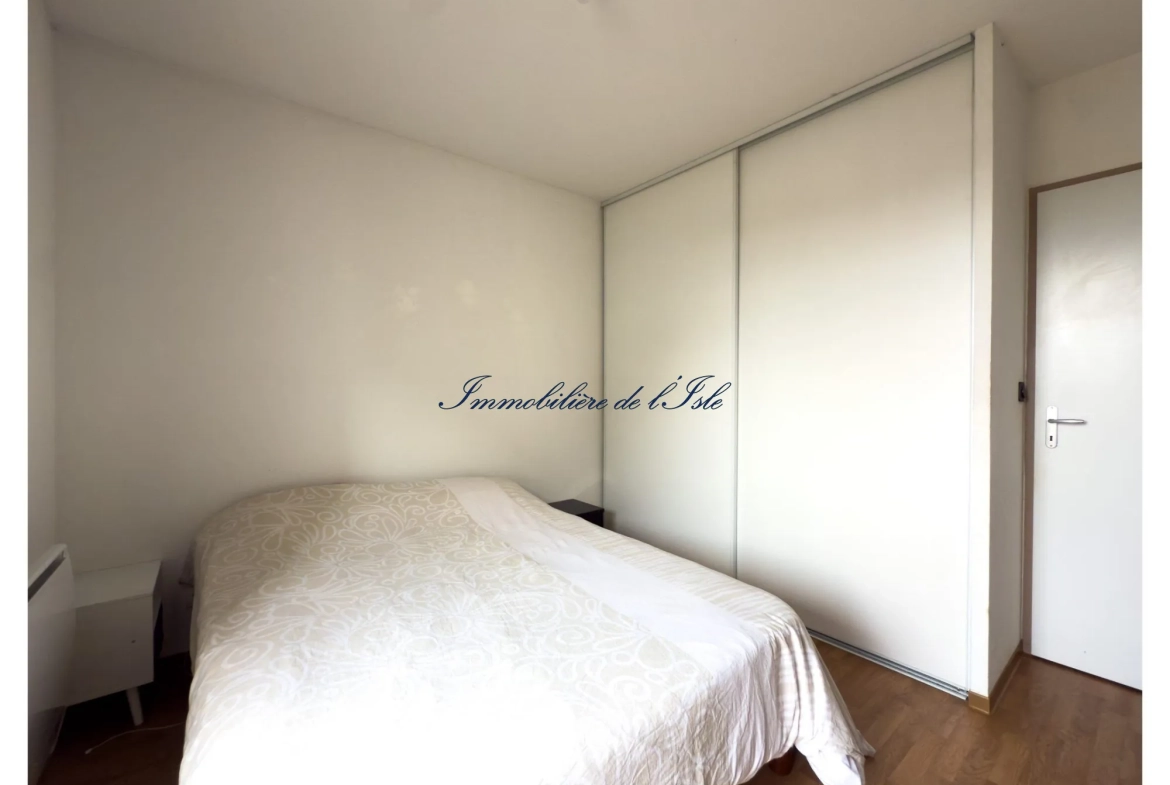 Appartement 3 pièces avec piscine et parking à Trélissac 