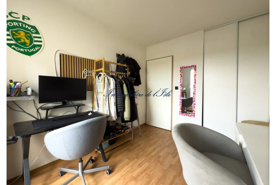Appartement 3 pièces avec piscine et parking à Trélissac 