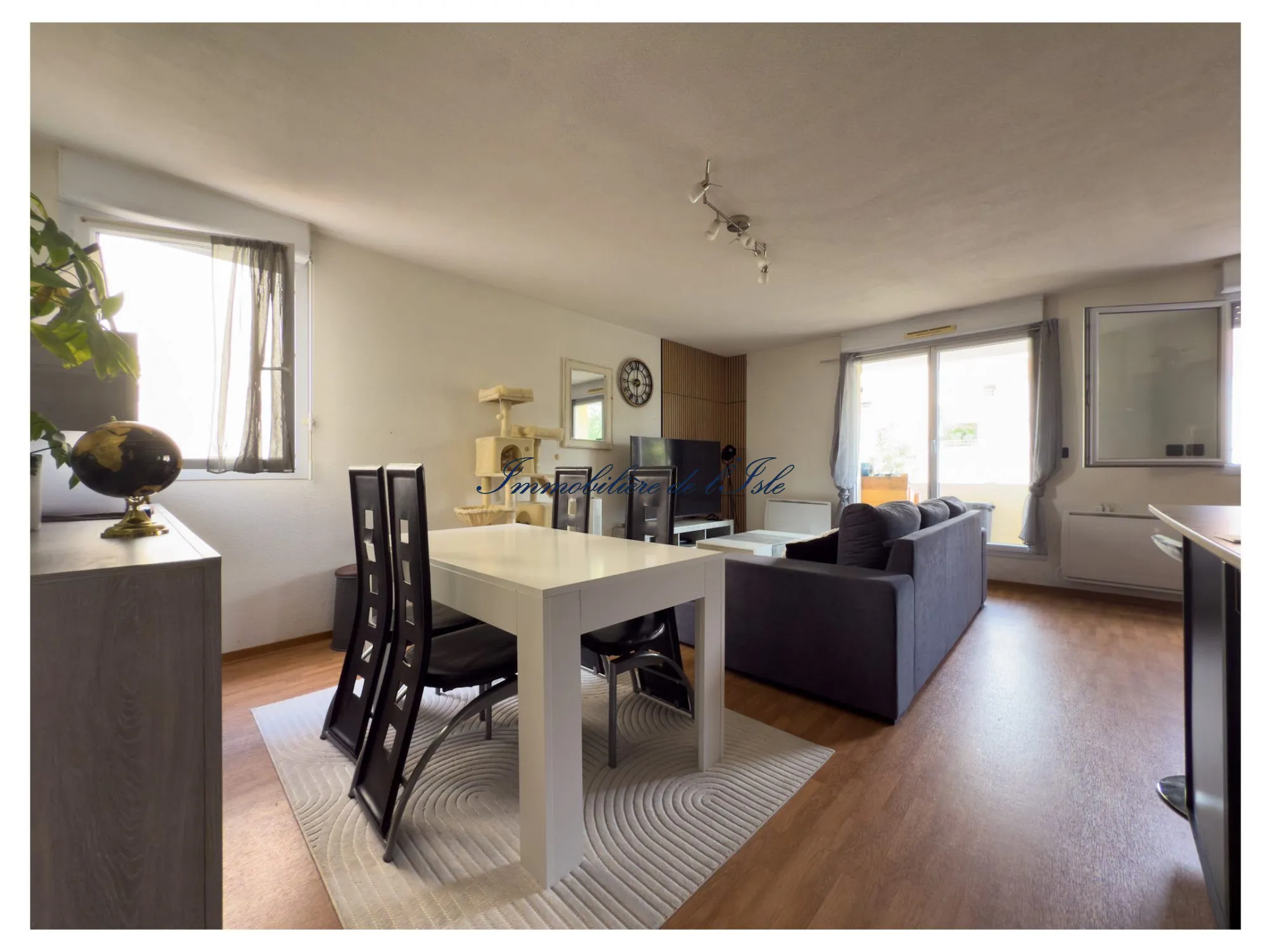 Appartement 3 pièces avec piscine et parking à Trélissac 