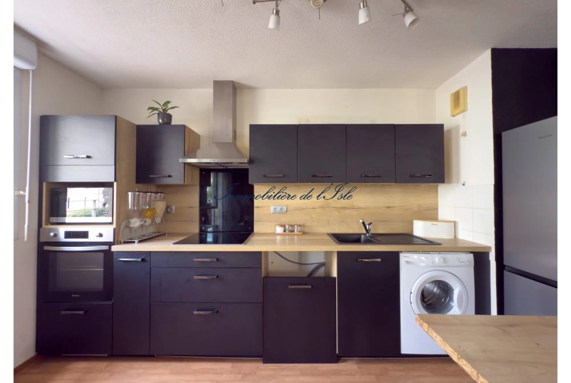Appartement 3 pièces avec piscine et parking à Trélissac 