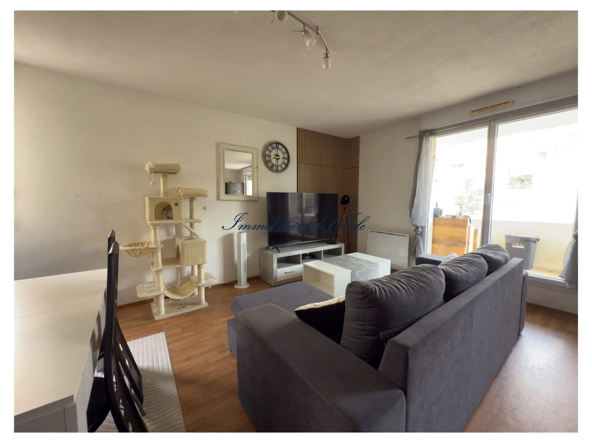 Appartement 3 pièces avec piscine et parking à Trélissac 