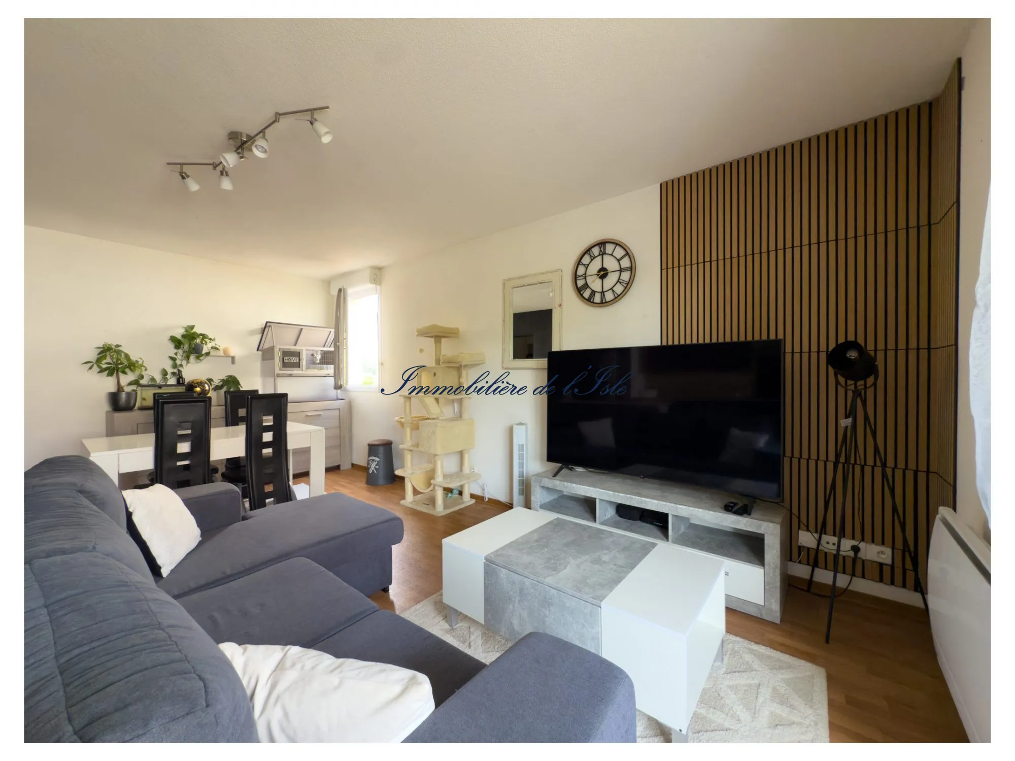 Appartement 3 pièces avec piscine et parking à Trélissac 