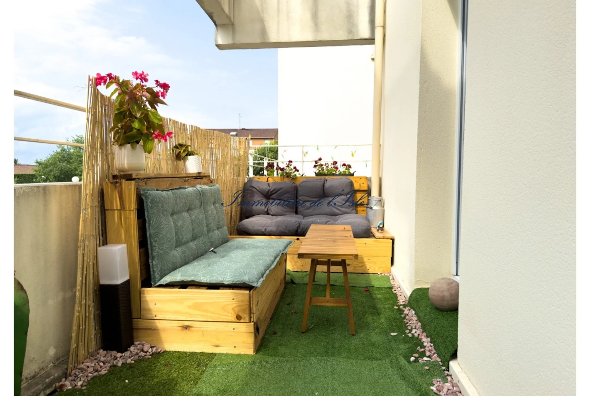 Appartement 3 pièces avec piscine et parking à Trélissac 