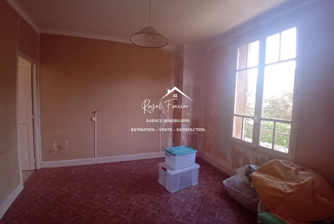 Magnifique maison ancienne de 210 m² avec 8 chambres à La Roche-Posay 