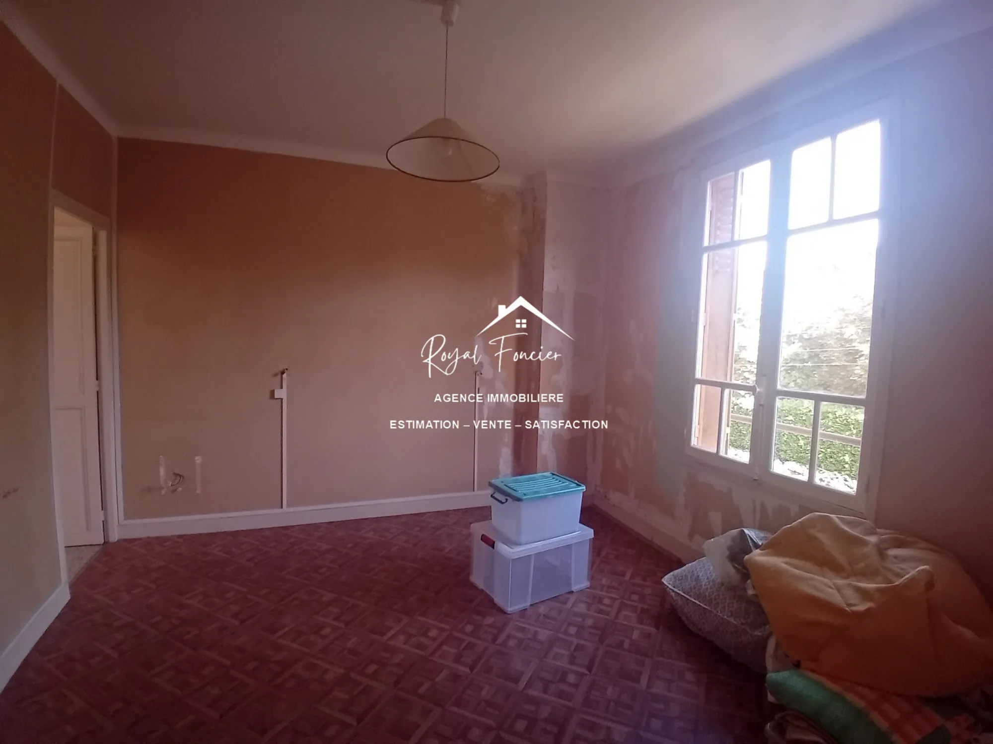 Magnifique maison ancienne de 210 m² avec 8 chambres à La Roche-Posay 