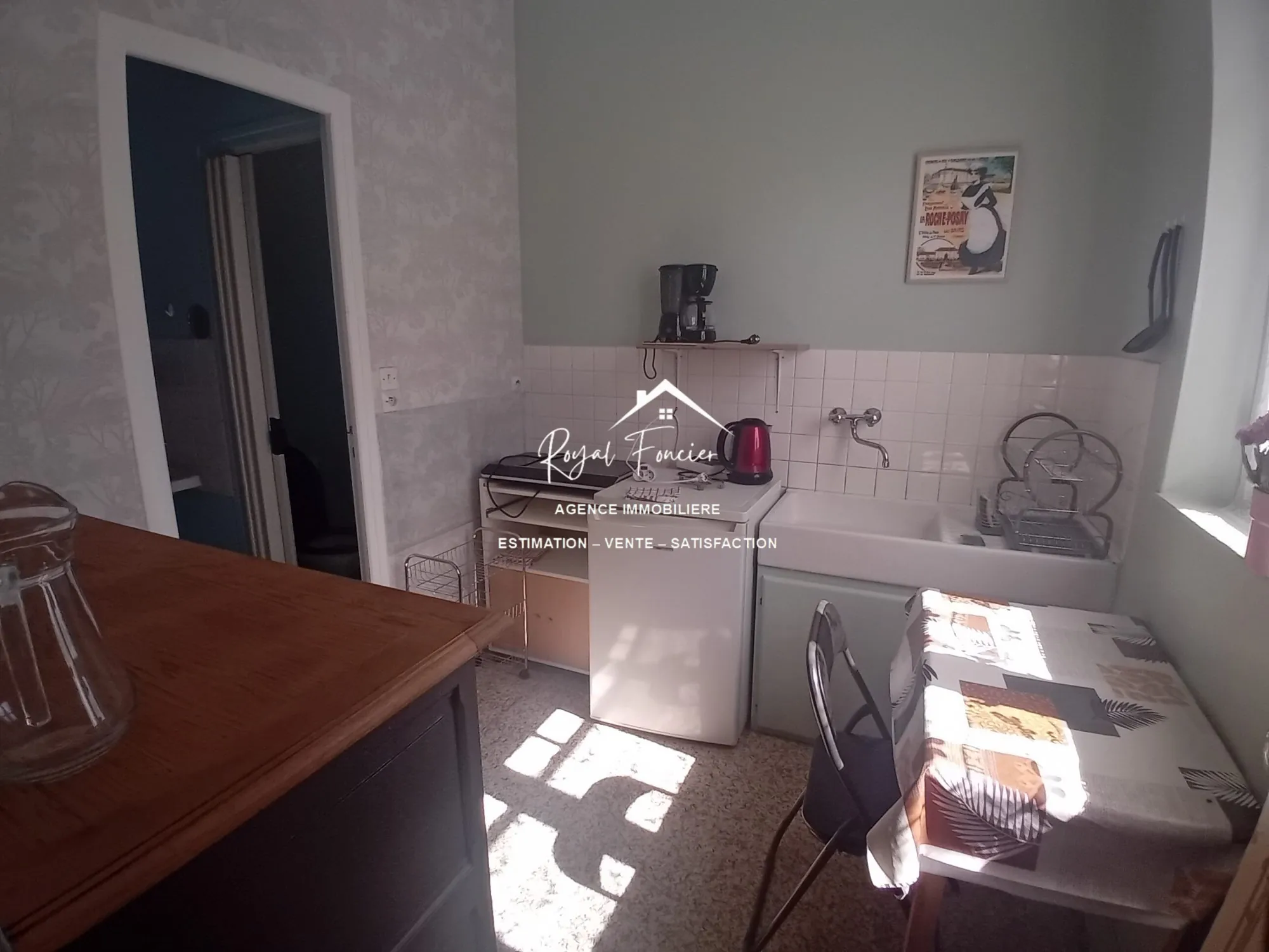 Cuisine  Magnifique maison ancienne de 210 m² avec 8 chambres à La Roche-Posay 