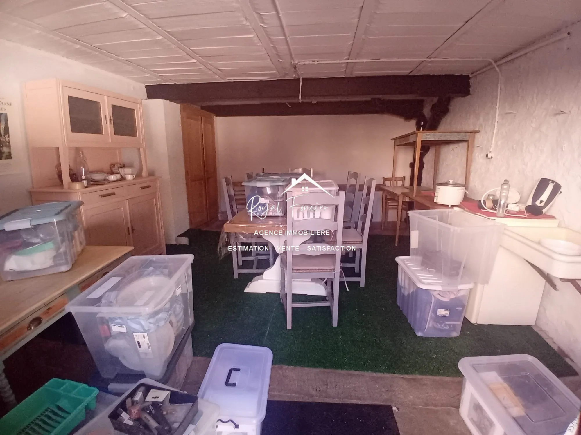 Pièce de stockage  Magnifique maison ancienne de 210 m² avec 8 chambres à La Roche-Posay 