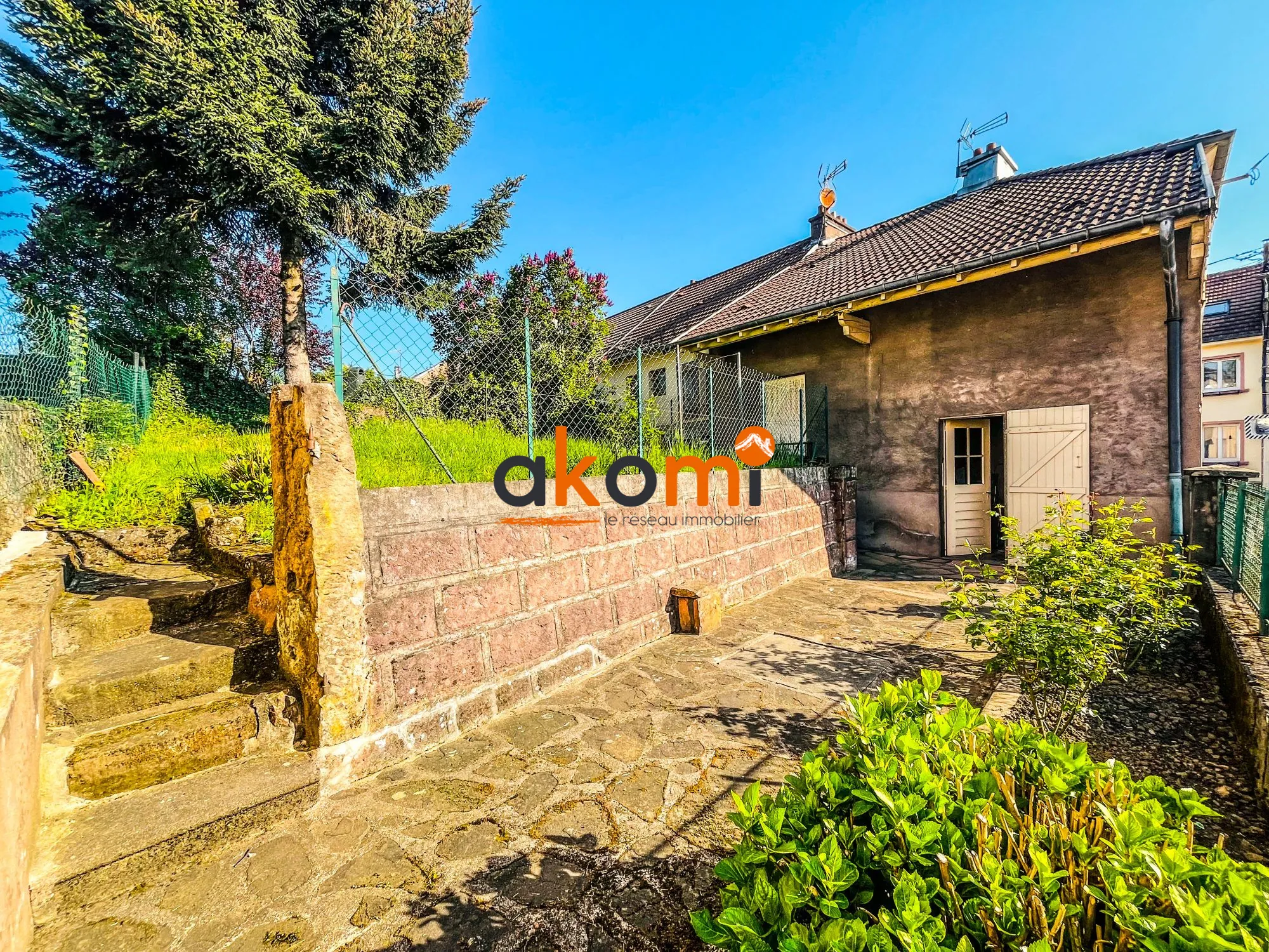 Maison 6 pièces à vendre à Raon-l'Étape avec terrain clos et potentiel d'aménagement 