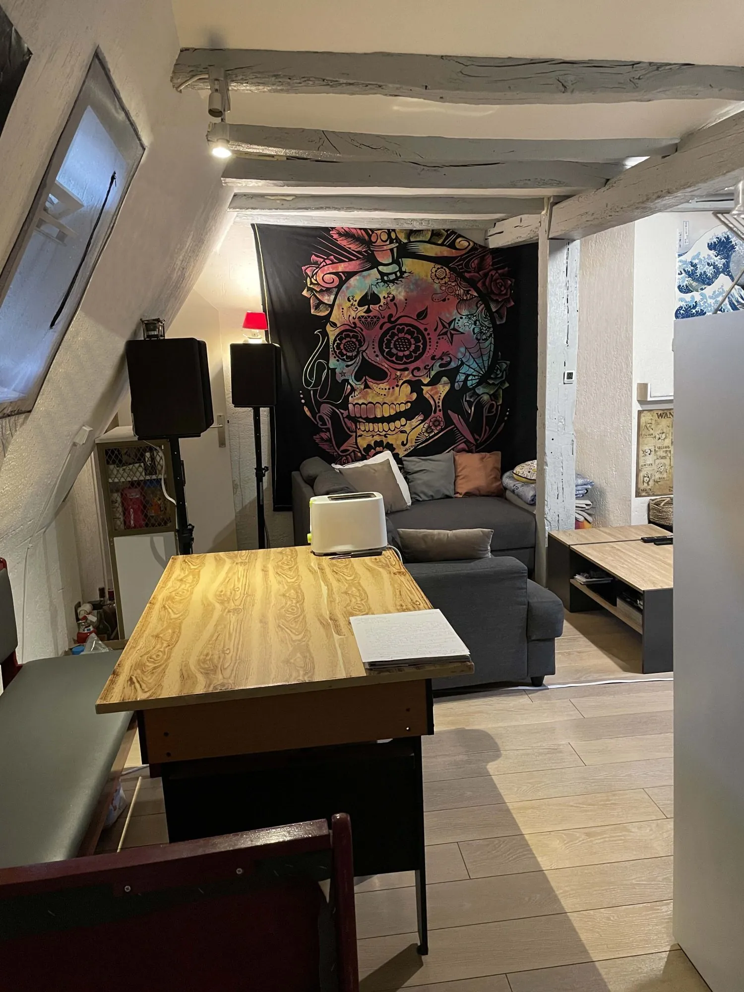 entrée Appartement T1 à vendre au centre de Tours avec cave et local à vélos 