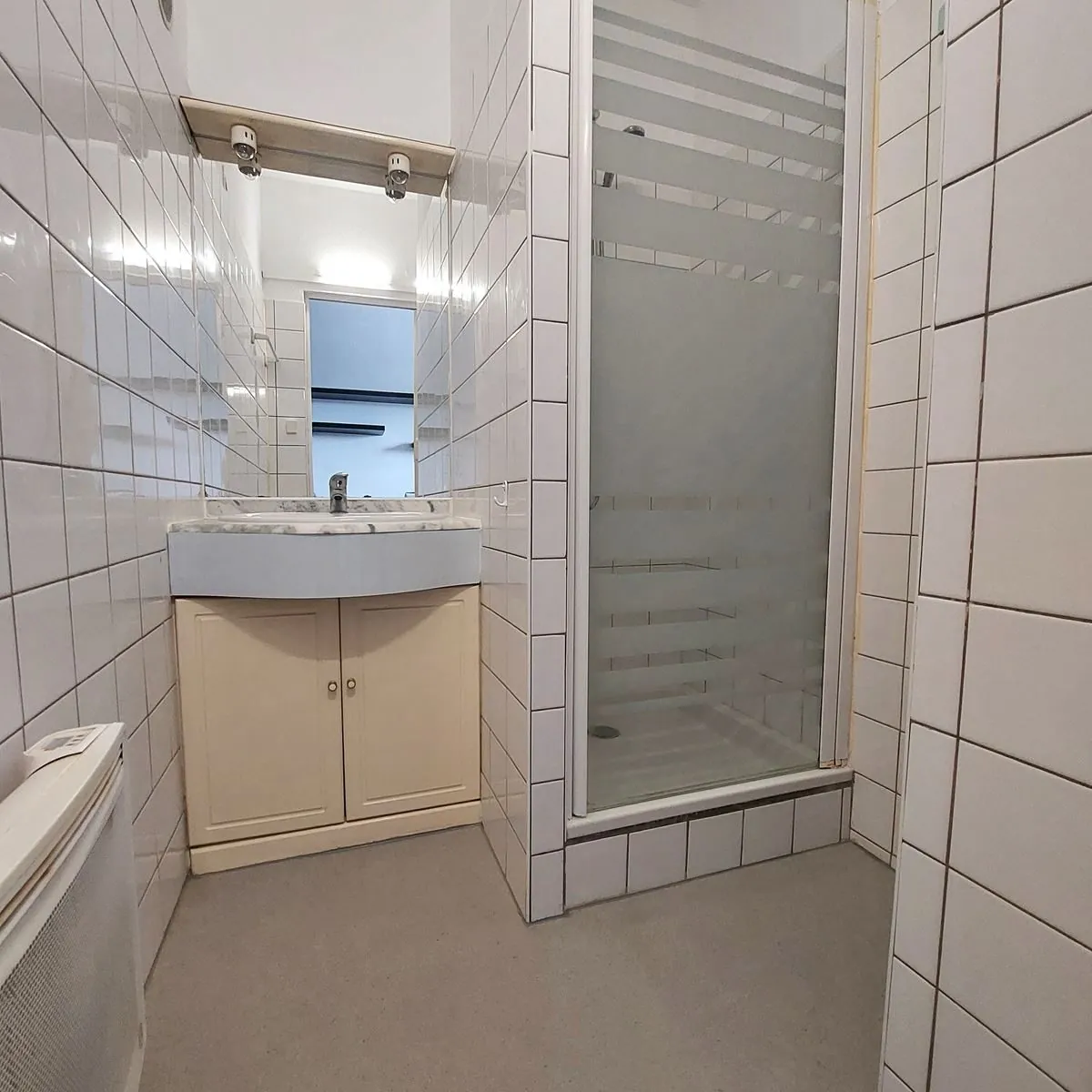 Studio rénové de 15,58 m² à Saint-Nazaire, investissement idéal 