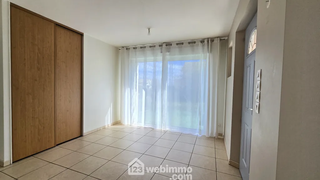 Maison de plain-pied à Fontaine-le-Comte de 103 m² avec 3 chambres 