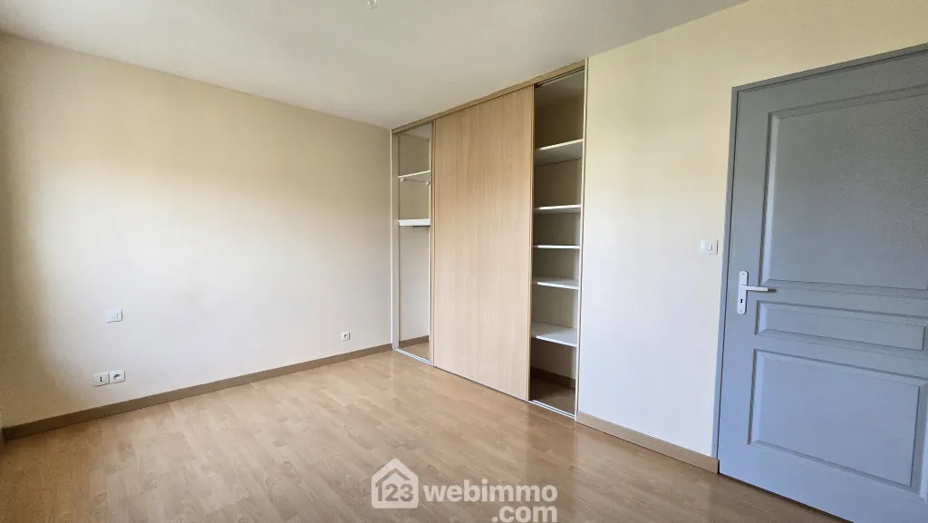 Maison de plain-pied à Fontaine-le-Comte de 103 m² avec 3 chambres 