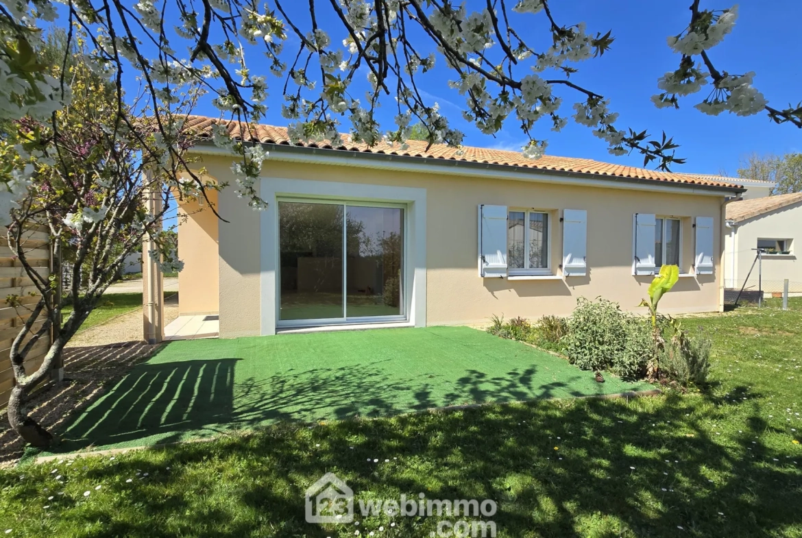 Maison de plain-pied à Fontaine-le-Comte de 103 m² avec 3 chambres 