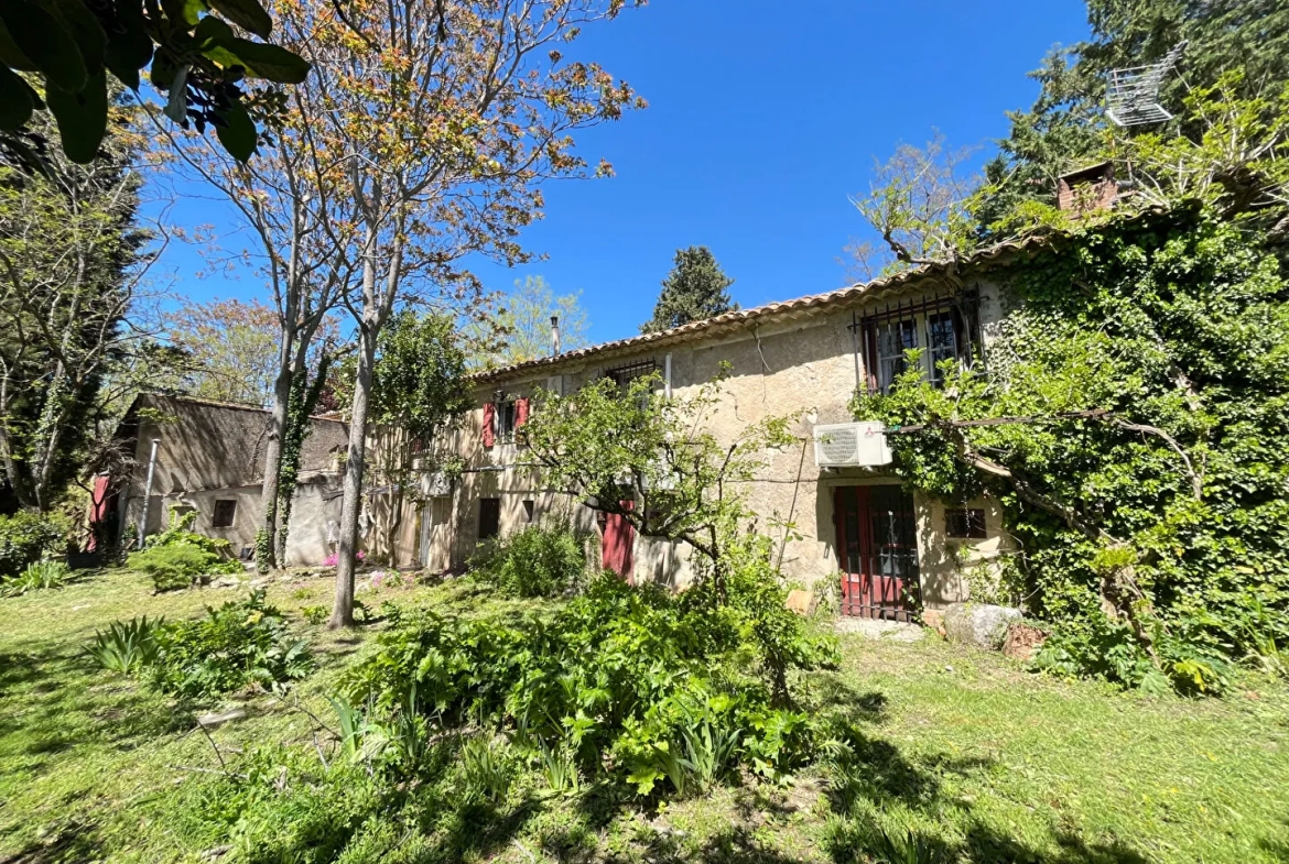 Maison ancienne à Apt de 150 m² avec travaux à prévoir 