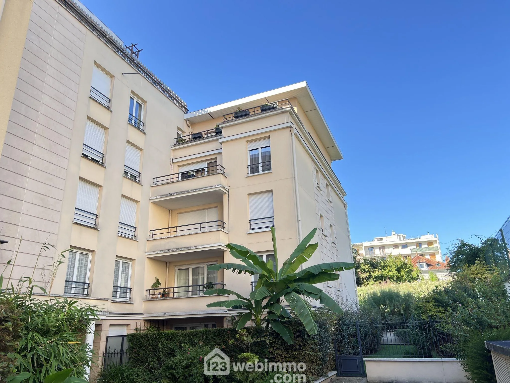 Bel appartement T2 de 45,68 m² avec terrasse et parking à Choisy-le-Roi 