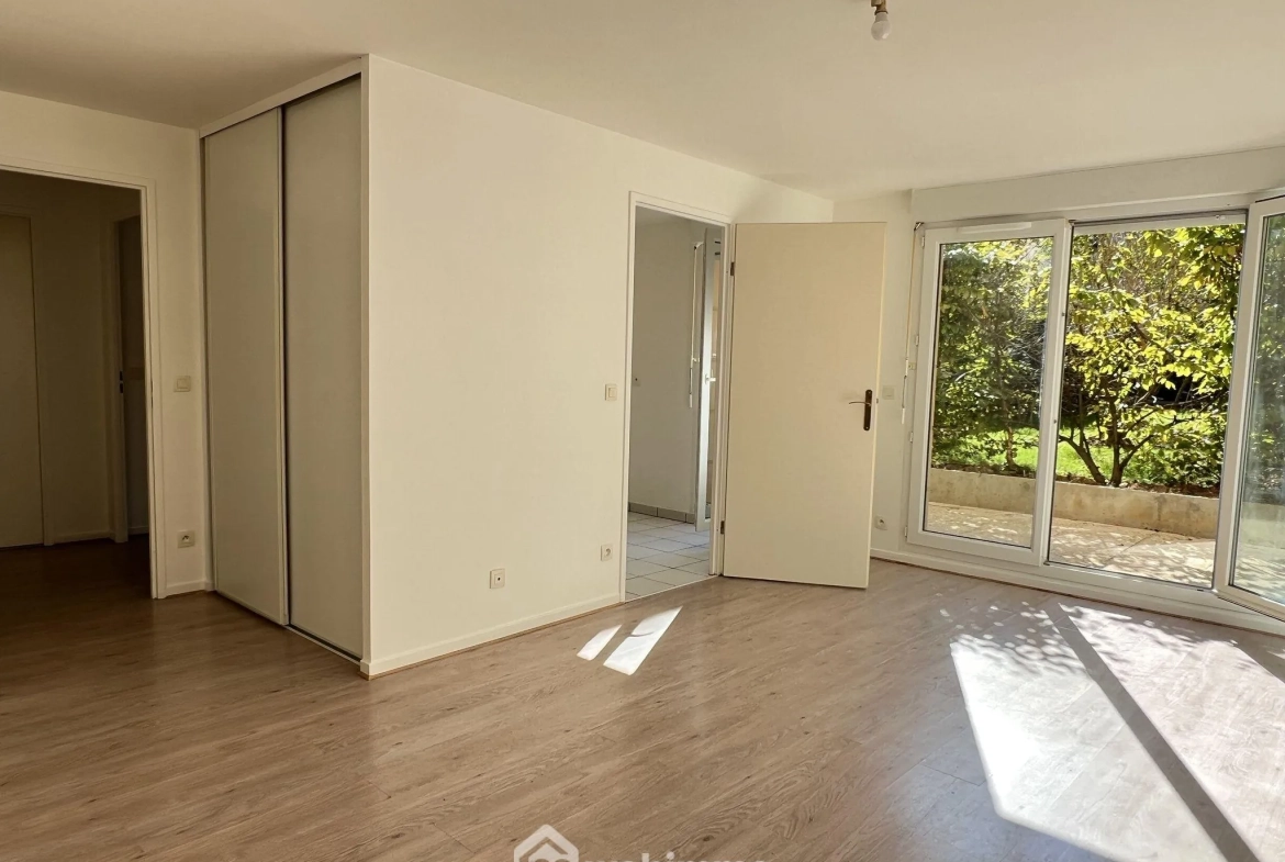 Bel appartement T2 de 45,68 m² avec terrasse et parking à Choisy-le-Roi 