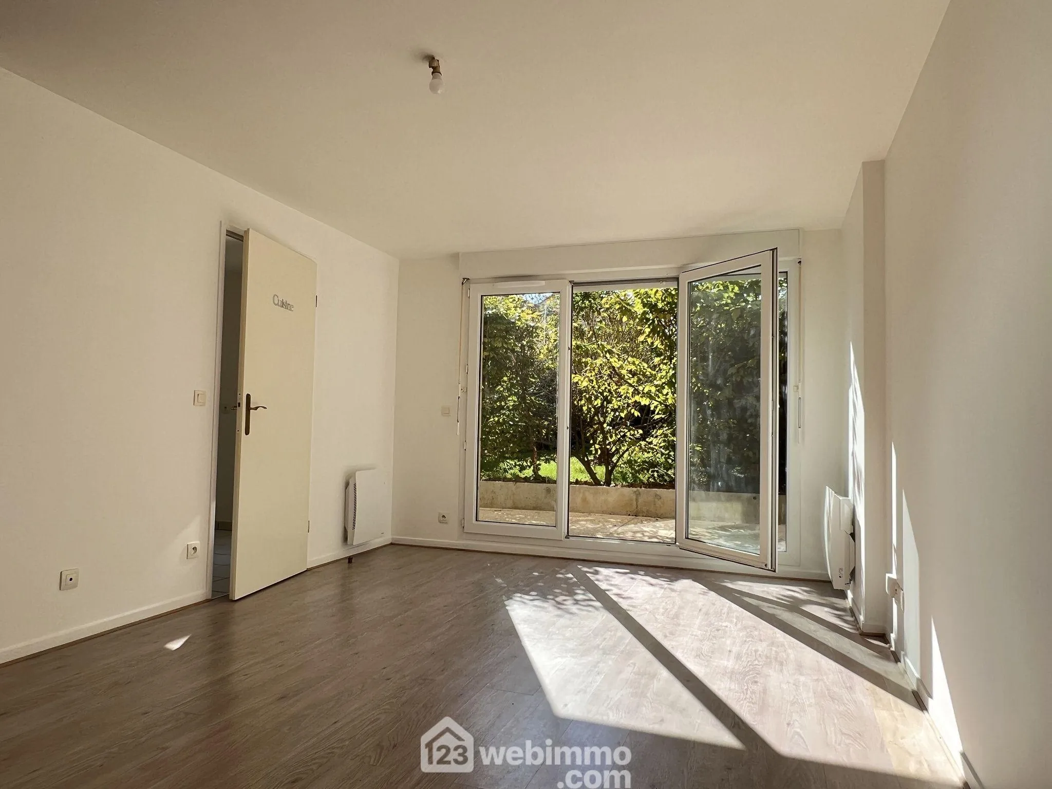 Bel appartement T2 de 45,68 m² avec terrasse et parking à Choisy-le-Roi 