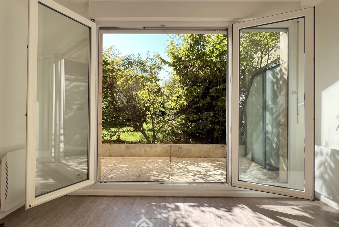 Bel appartement T2 de 45,68 m² avec terrasse et parking à Choisy-le-Roi 