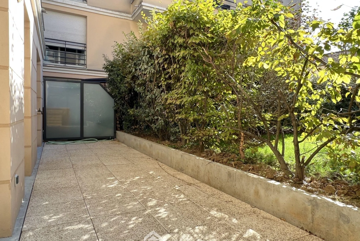 Bel appartement T2 de 45,68 m² avec terrasse et parking à Choisy-le-Roi 